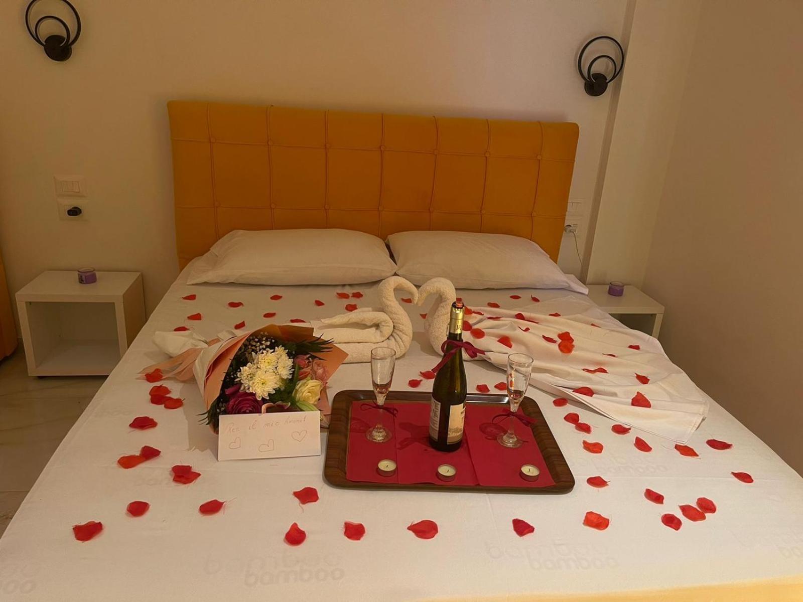 Feniks Hotel Ksamil Esterno foto