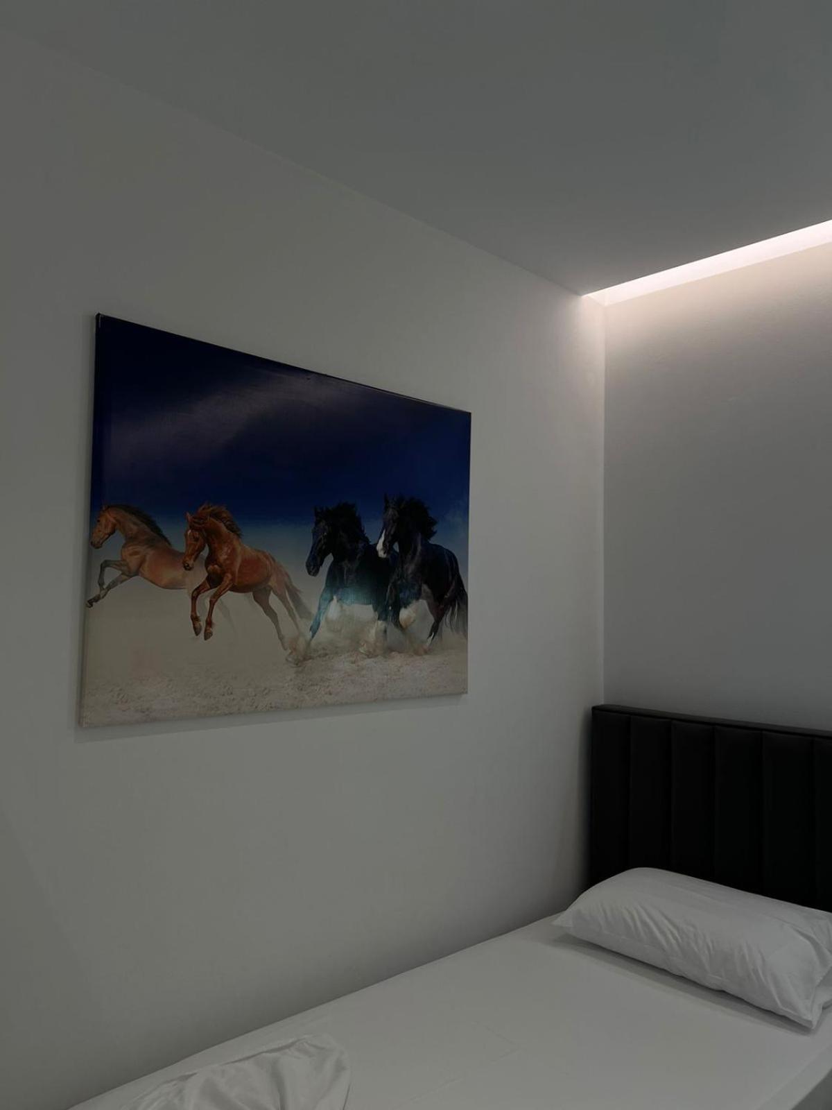 Feniks Hotel Ksamil Esterno foto