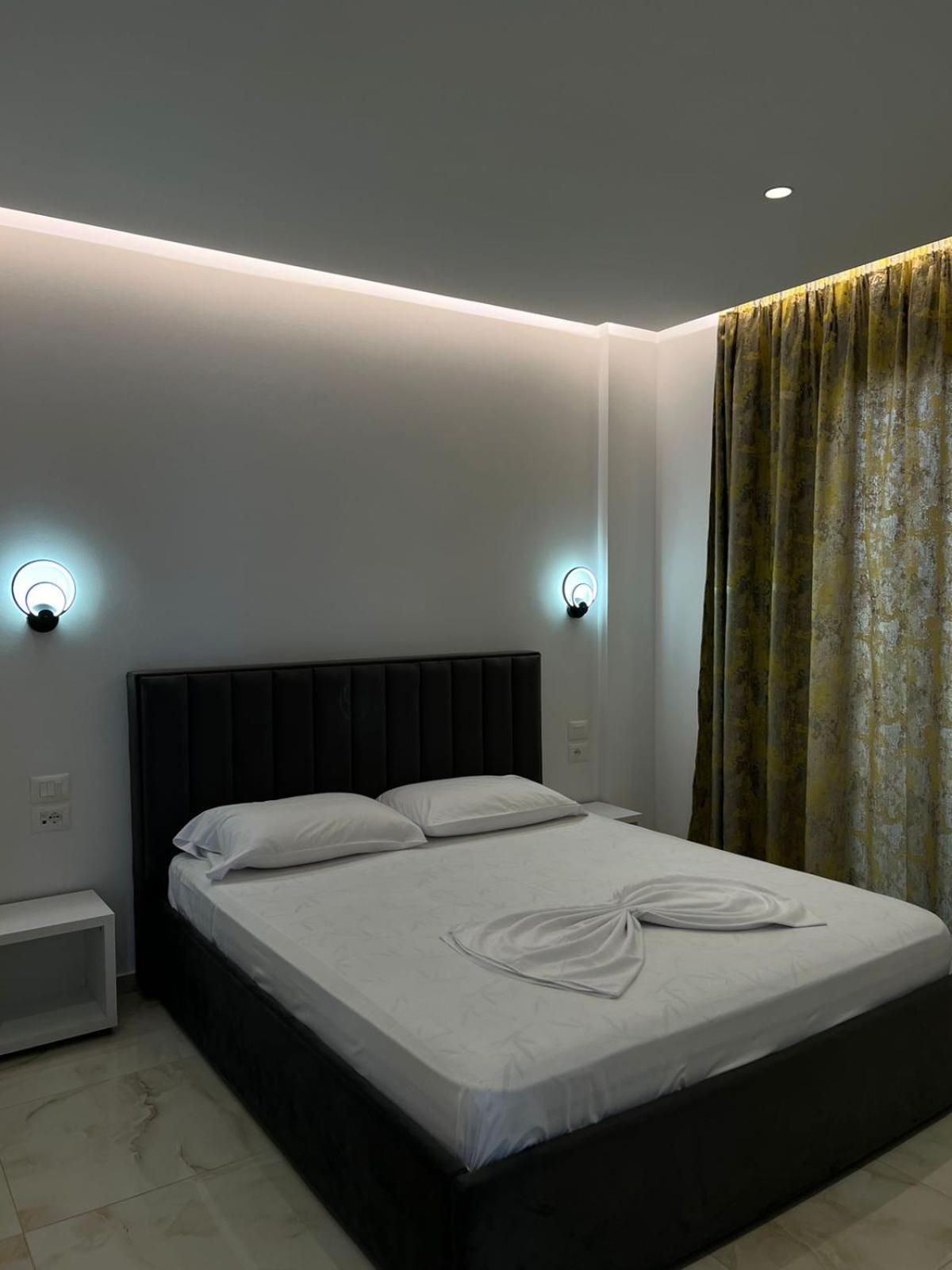 Feniks Hotel Ksamil Esterno foto