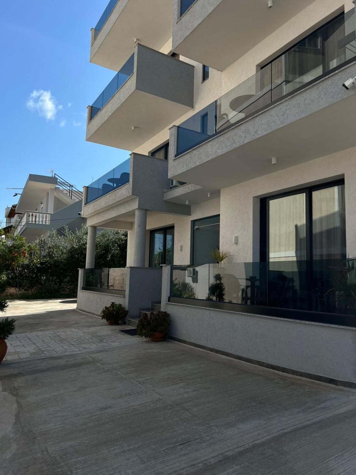 Feniks Hotel Ksamil Esterno foto