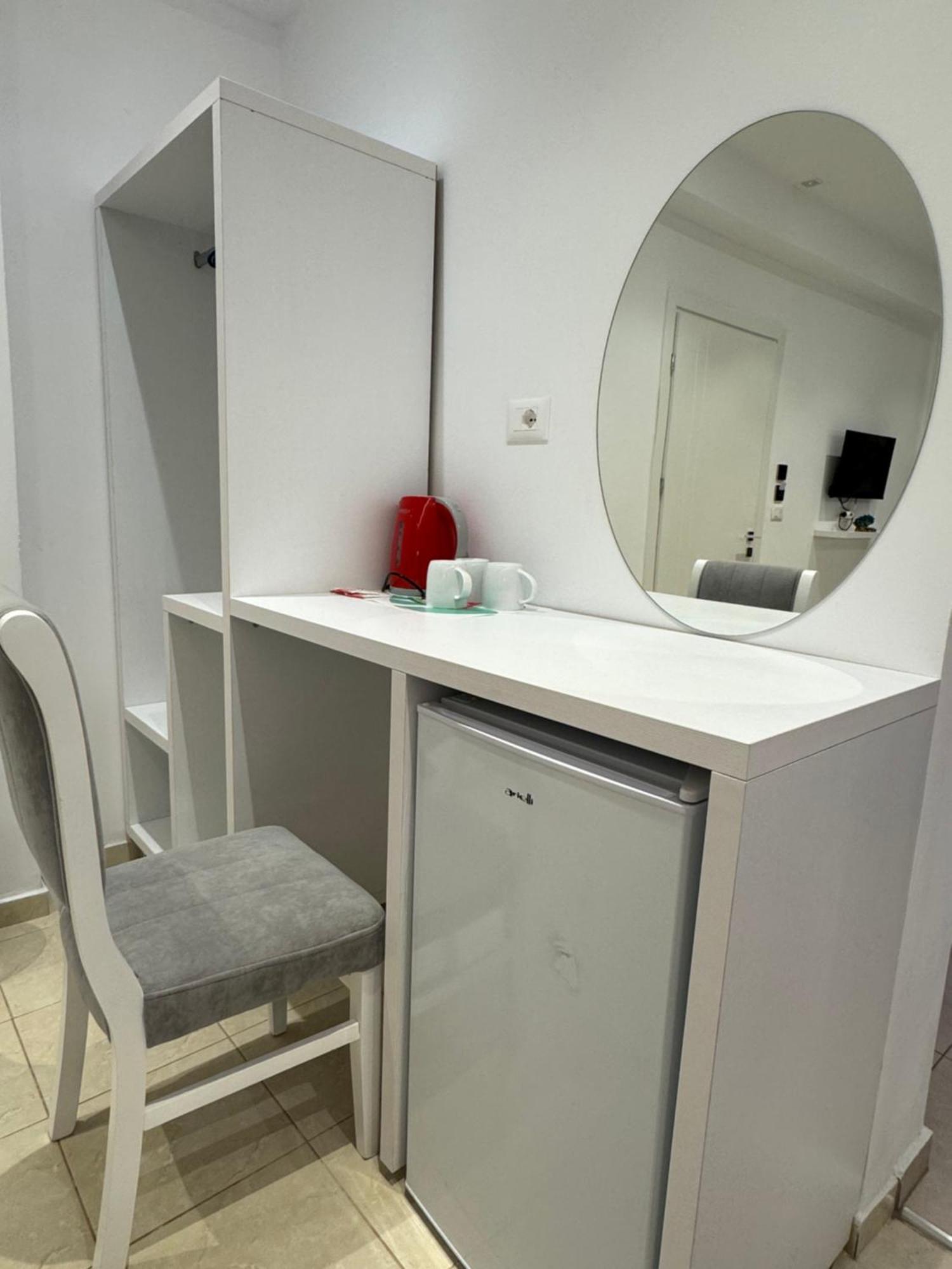 Feniks Hotel Ksamil Esterno foto