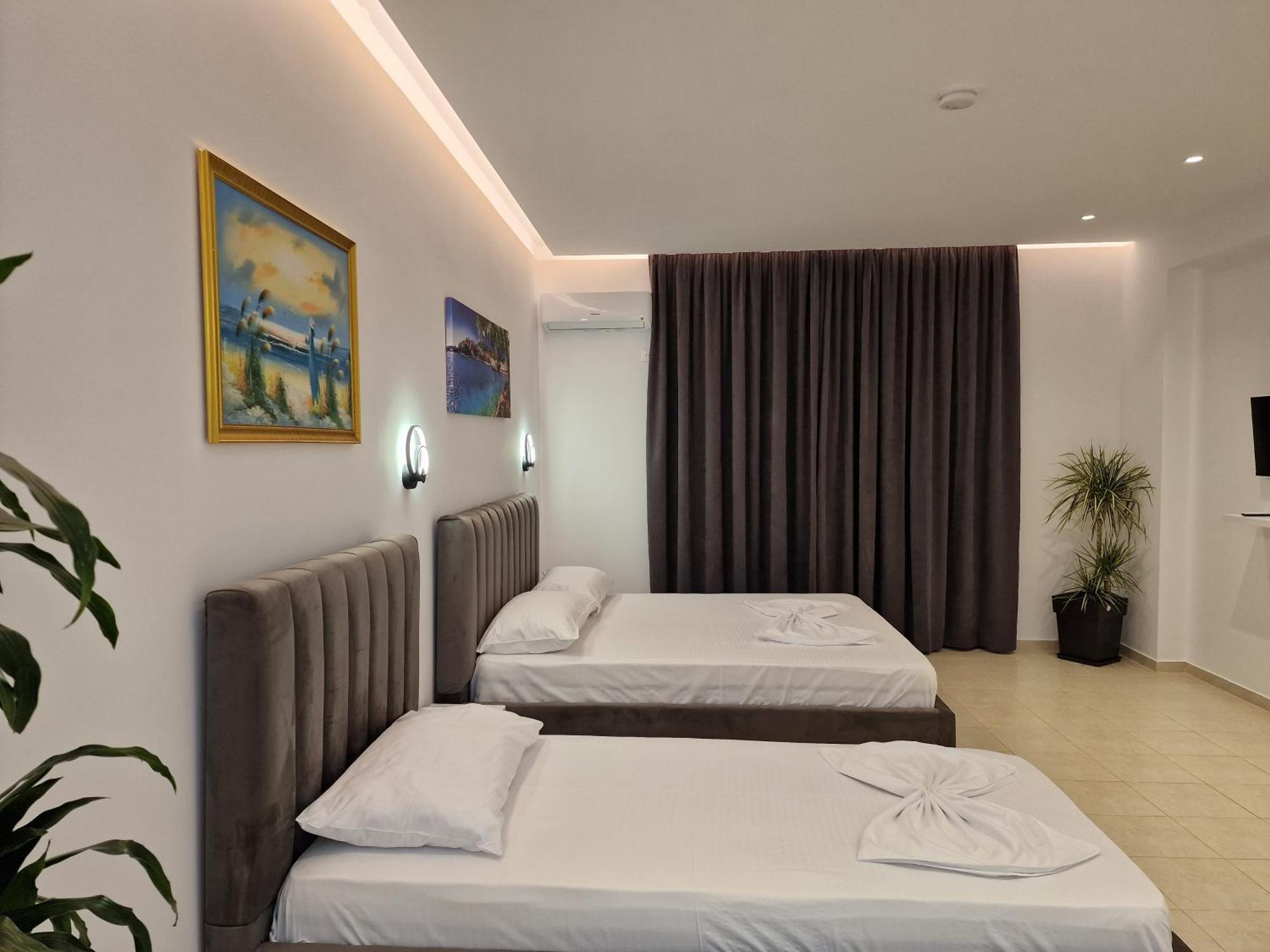 Feniks Hotel Ksamil Esterno foto