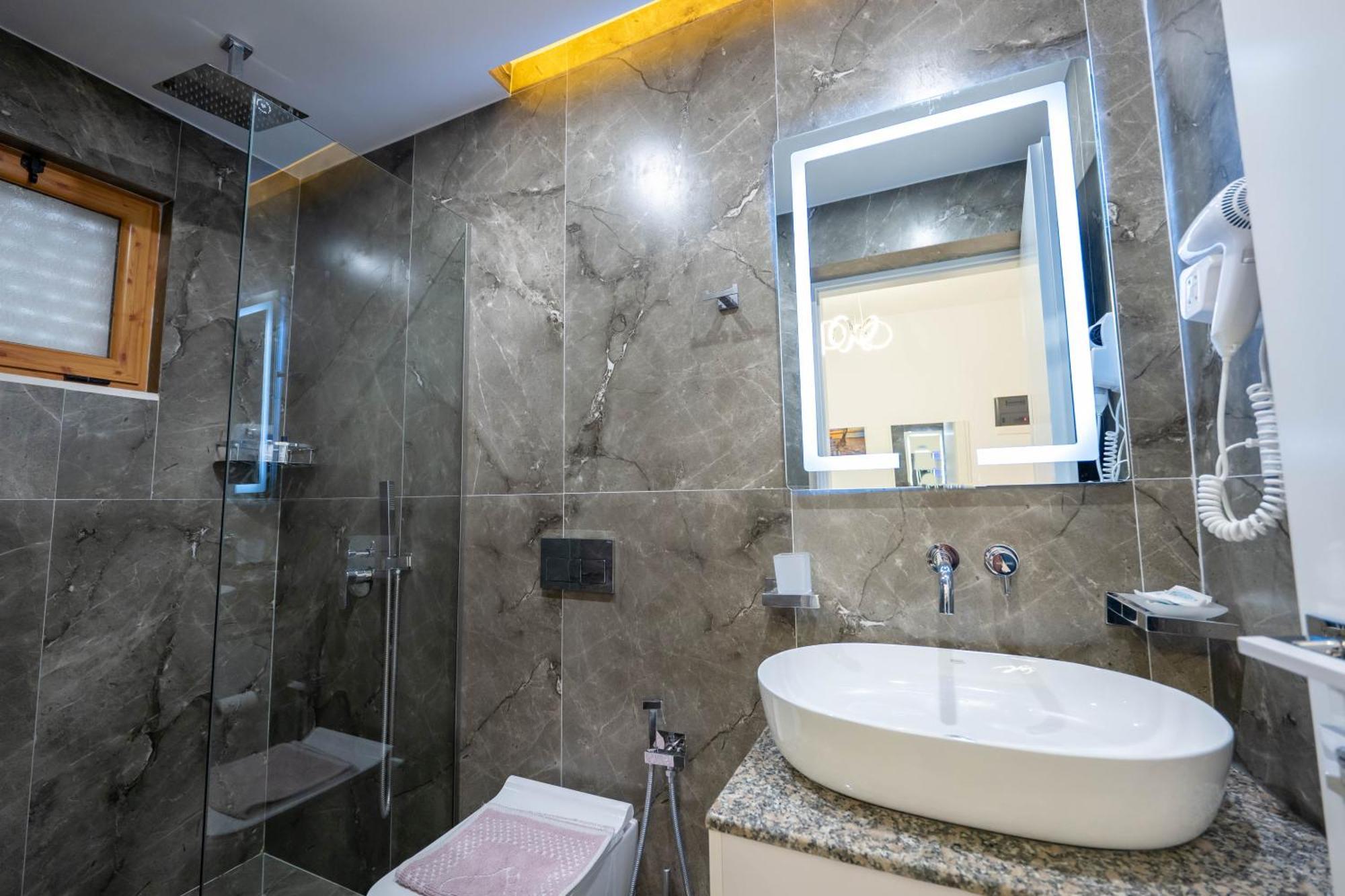Feniks Hotel Ksamil Esterno foto