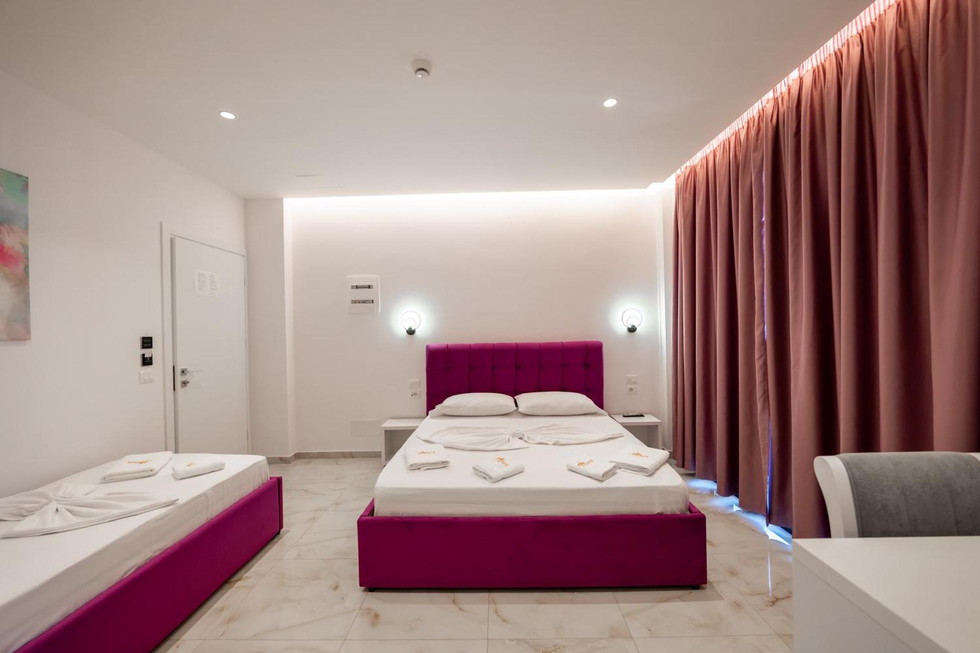Feniks Hotel Ksamil Esterno foto