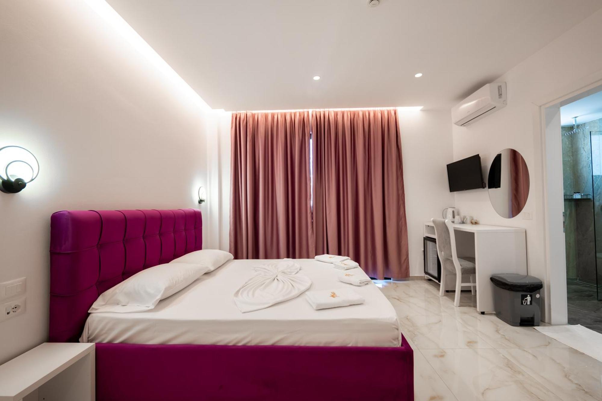 Feniks Hotel Ksamil Esterno foto