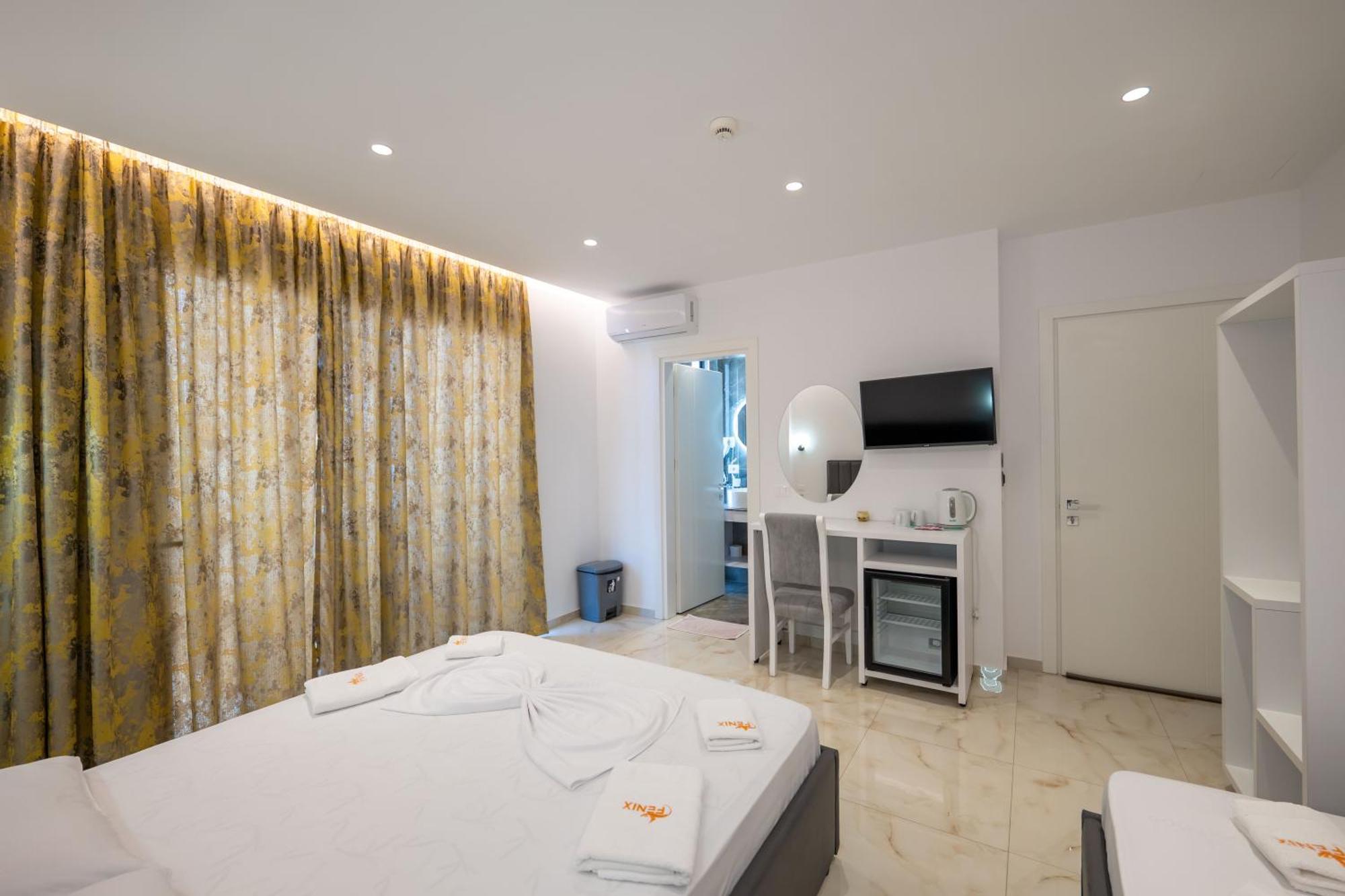 Feniks Hotel Ksamil Esterno foto
