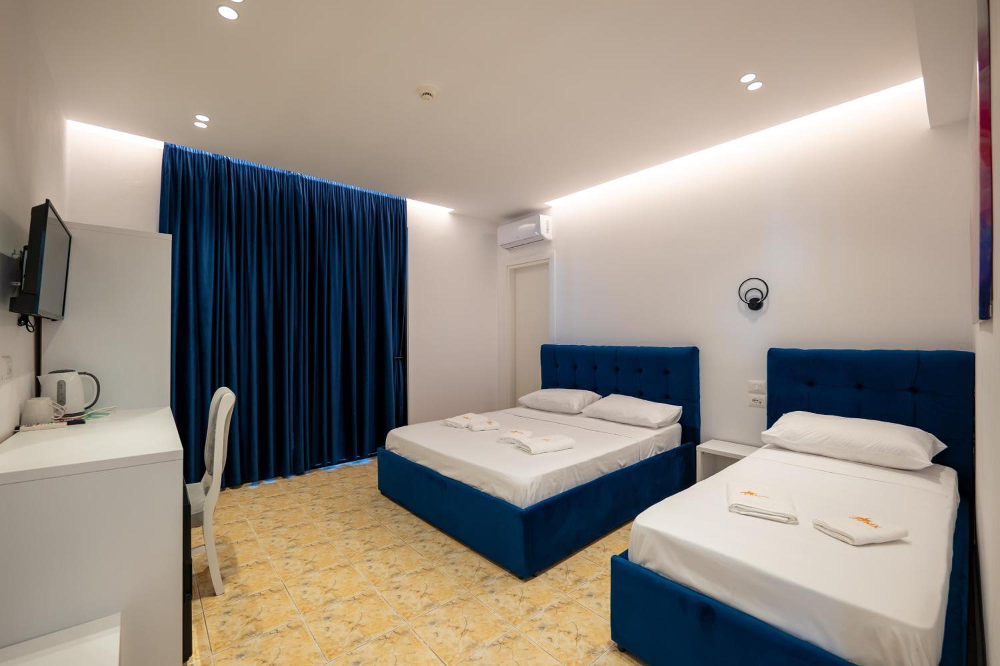 Feniks Hotel Ksamil Esterno foto