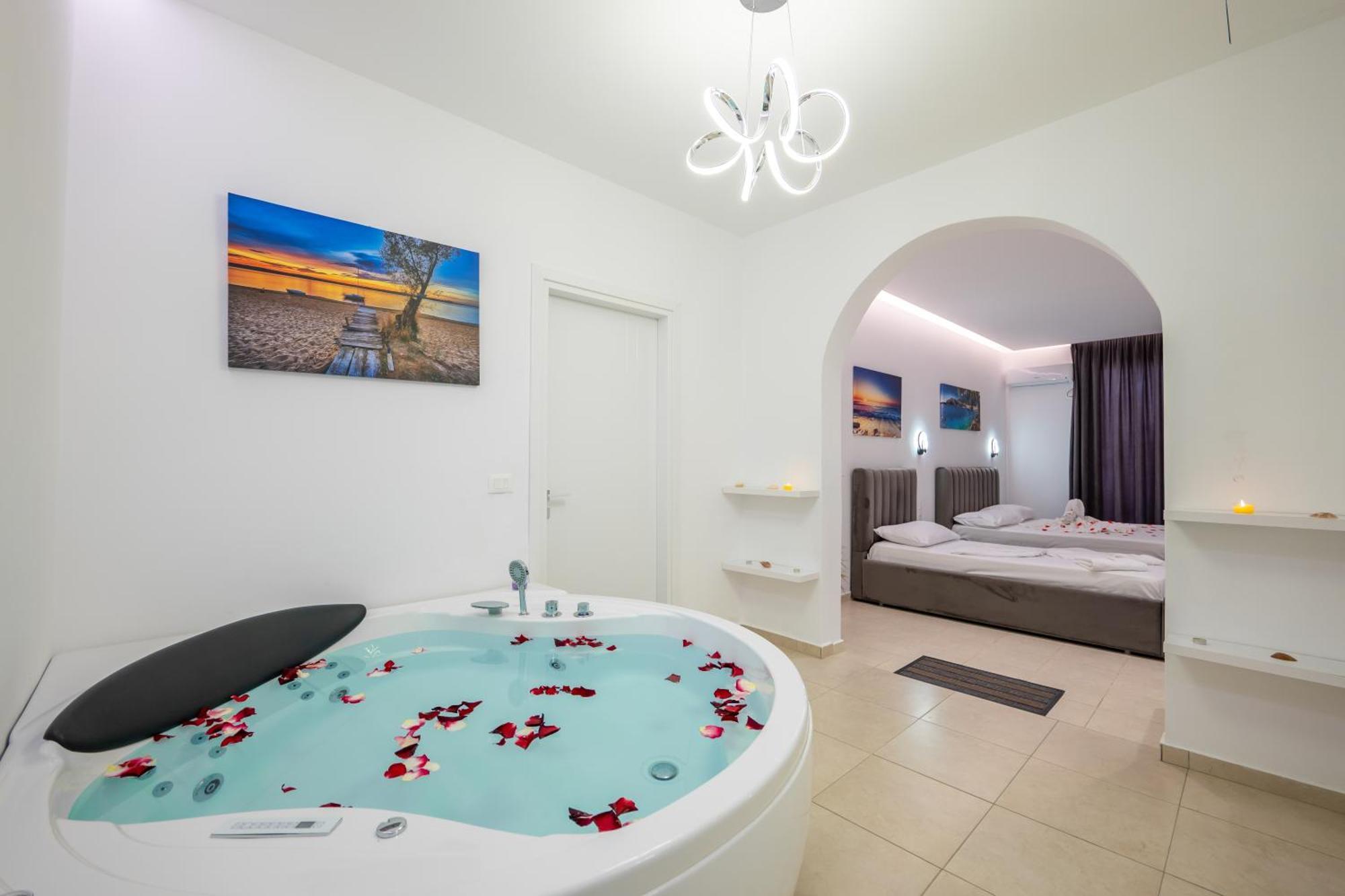 Feniks Hotel Ksamil Esterno foto