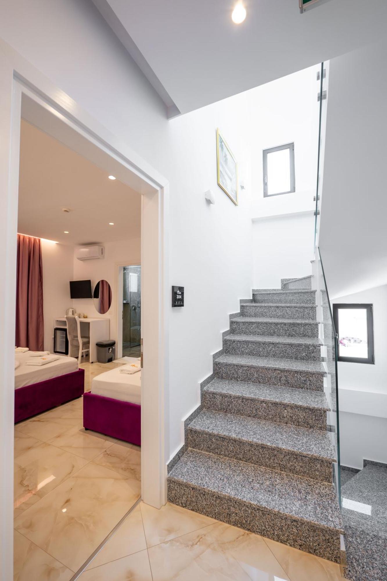 Feniks Hotel Ksamil Esterno foto
